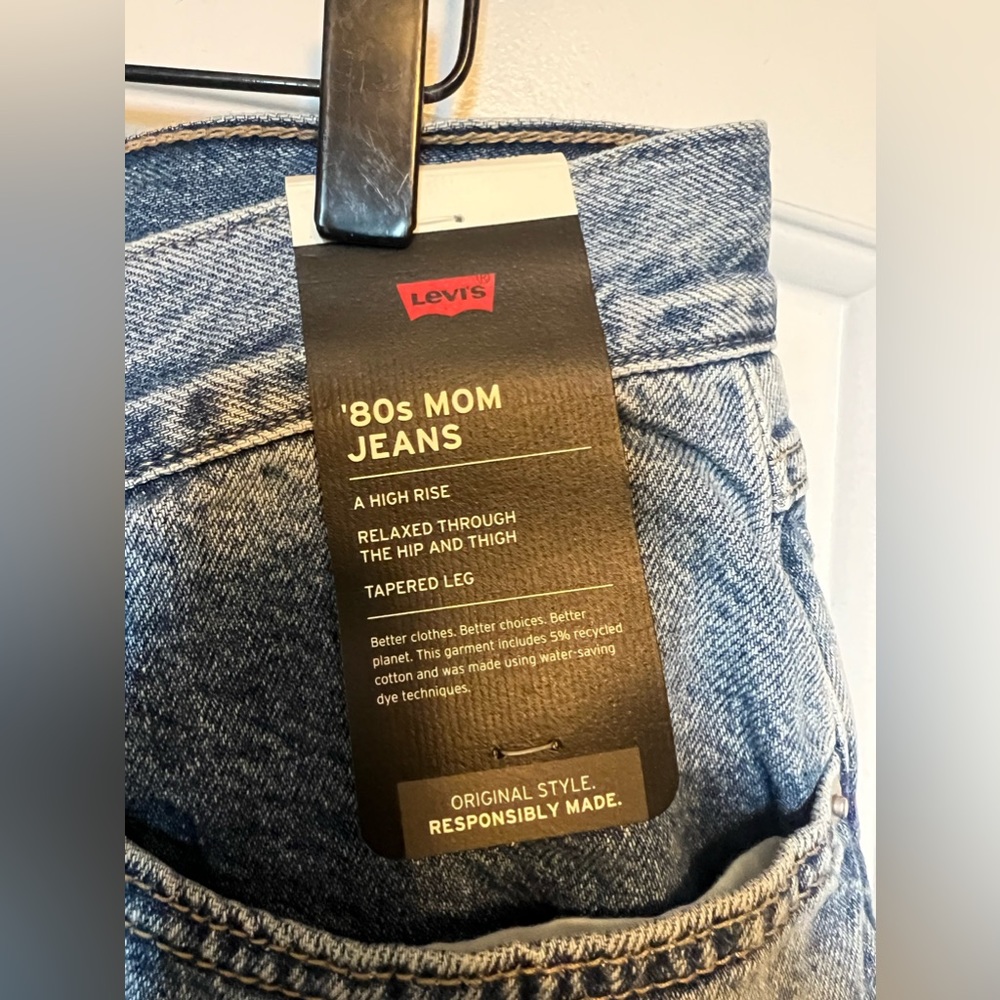 Levi’s 80s mom jeans